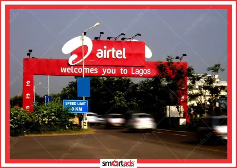 Gantry media advertisement