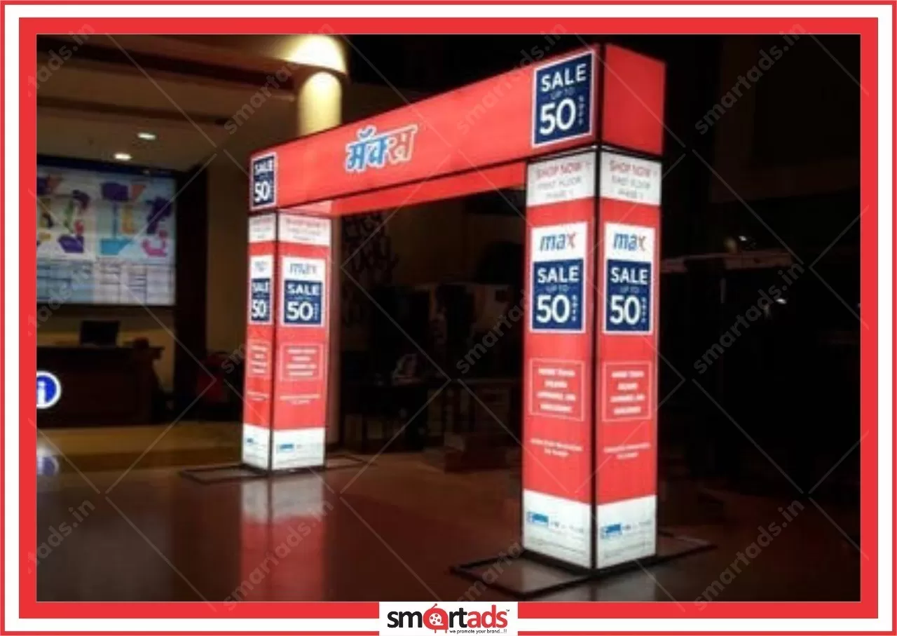 Gate Arch media advertisement