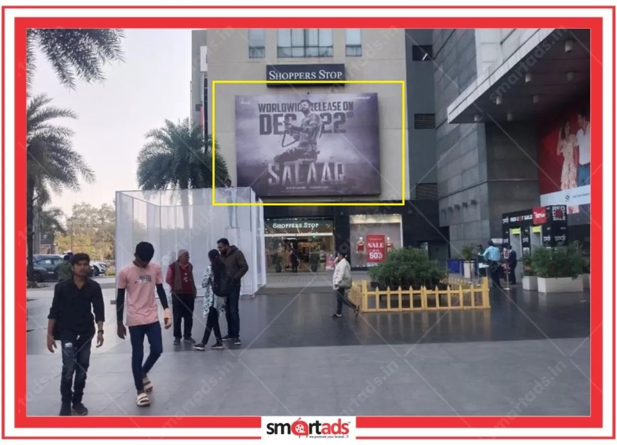 Facade media advertisement