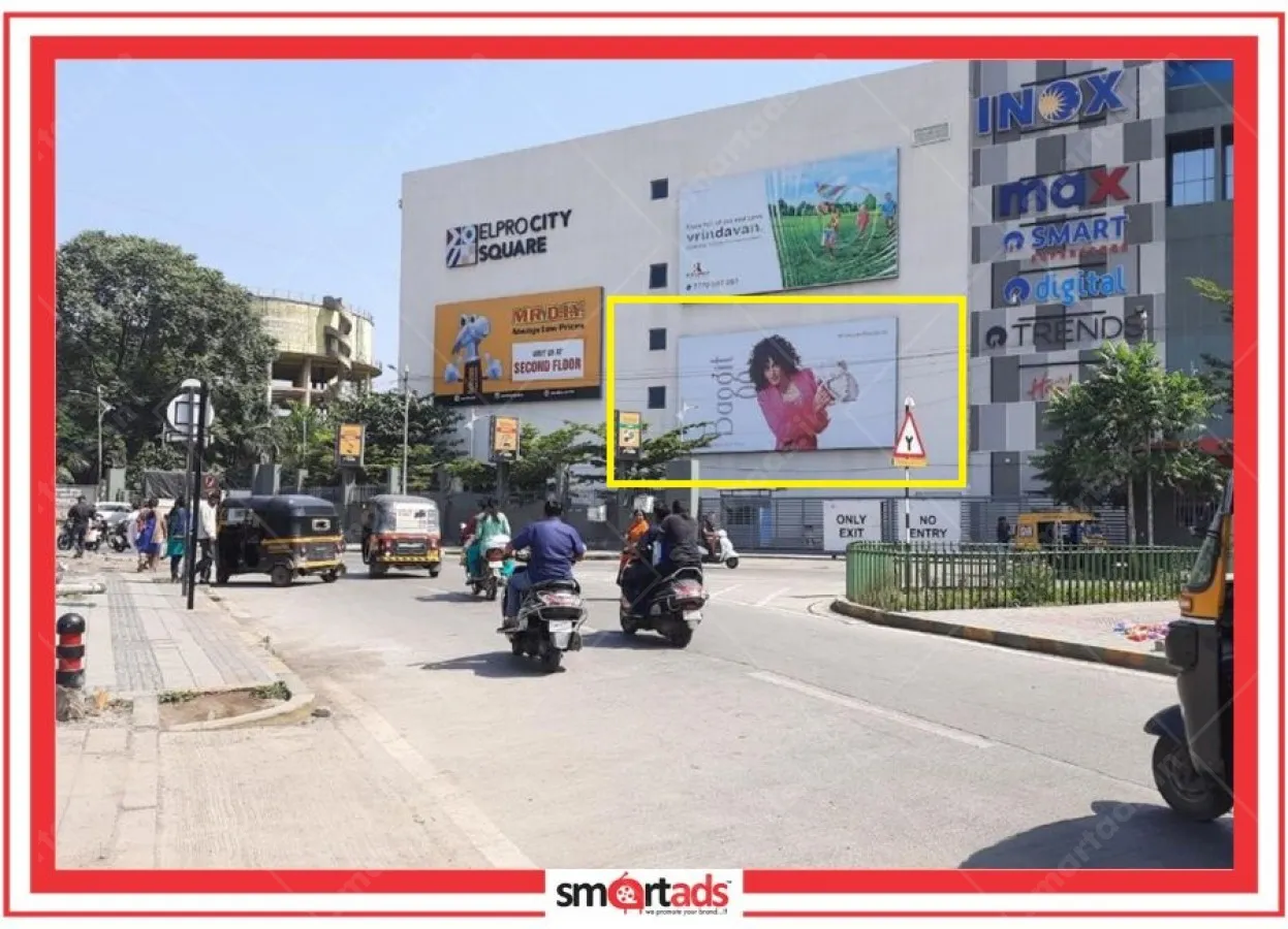 Hoarding media advertisement