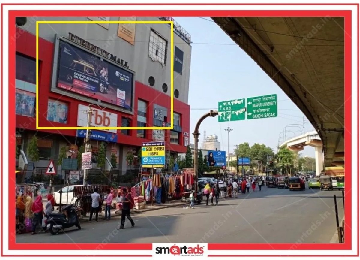 Facade media advertisement