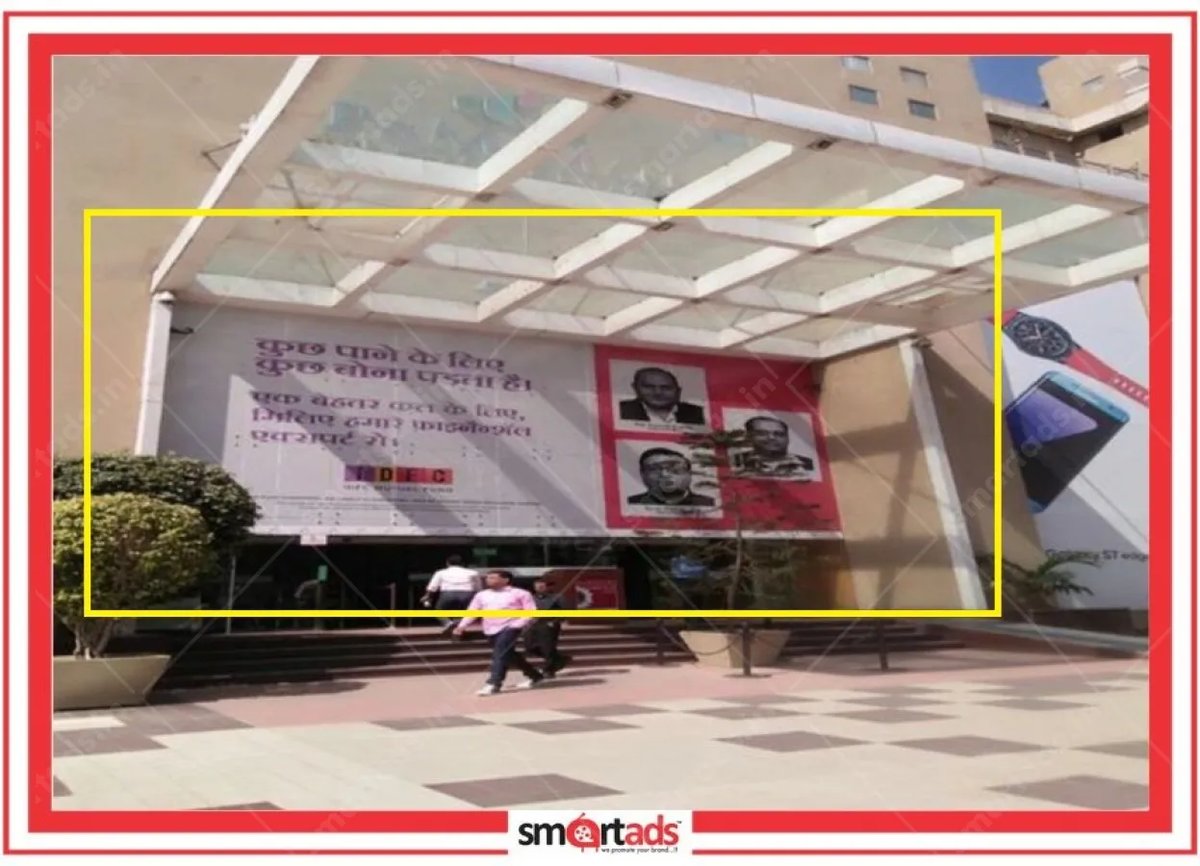 Facade media advertisement