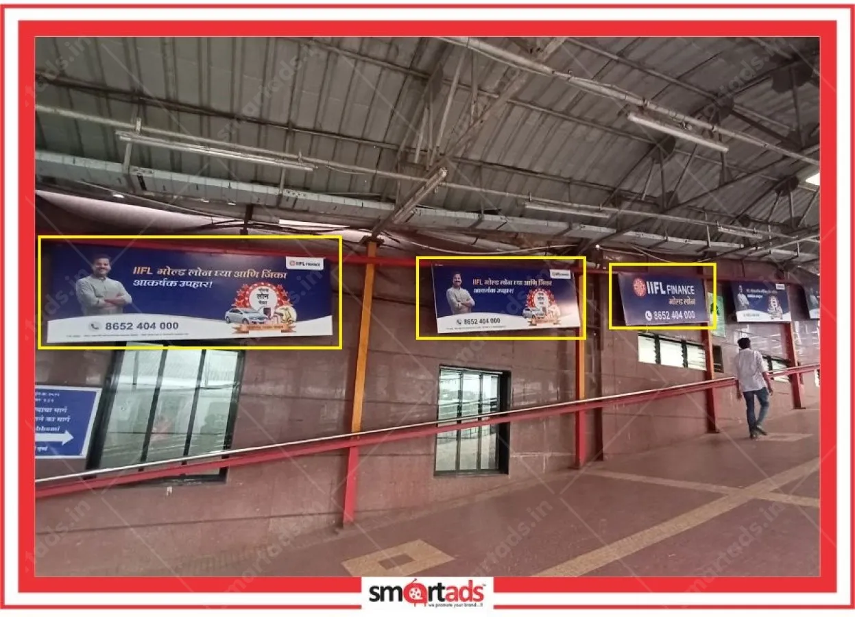 Station Board media advertisement