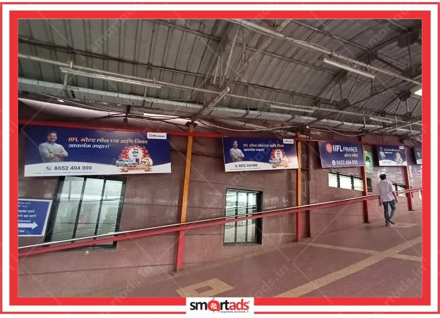 Station Board media advertisement