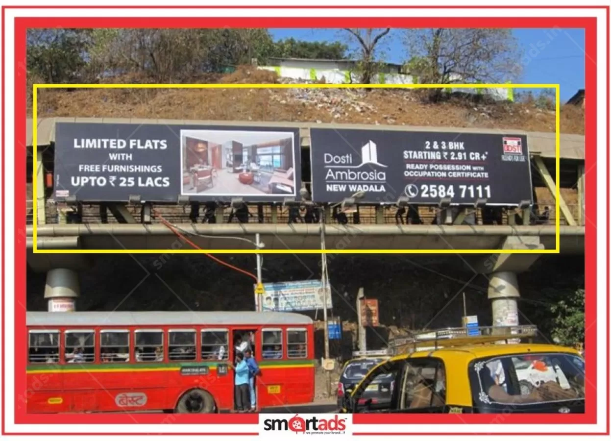 Skywalk Gantry media advertisement